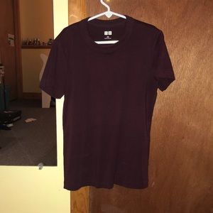 uniqlo dark red tee